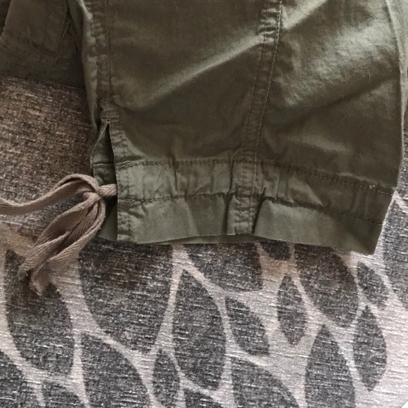 Green Roz & Ali Capri pants - Picture 4 of 4